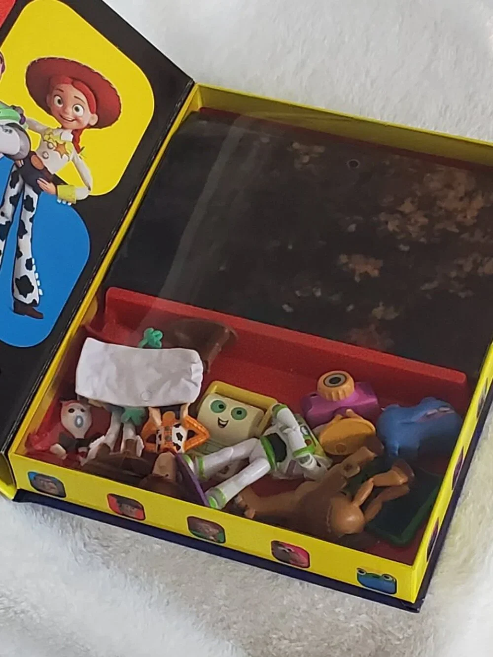Toy Story 5 My Busy Books Board book Storybook, 10 figurines, playmat NIB!